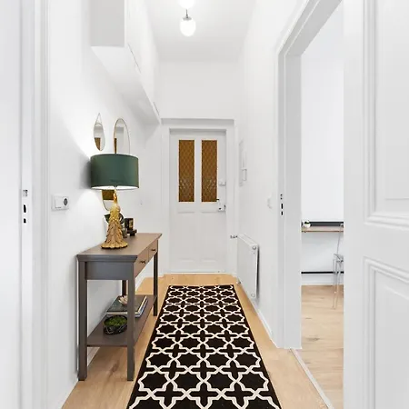 Direkt Am Staatstheater,modern,zentral,ruhig,2 Zimmer,netflix,privatparkplatz Auf Dem Hof Apartment *